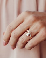 Bague de fiançailles AADIHI JEWELS avec diamant de laboratoire de 2,5 carats, or massif plaqué rhodium, certifiée IGI, style luxueux pour femmes