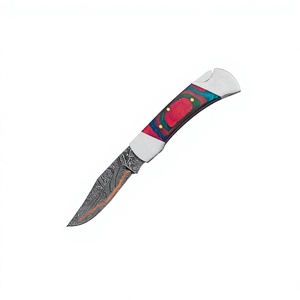 Cuchillo de caza de hoja fija de acero de Damasco hecho a mano por PAK ENTERPRISES con mango de madera grabado y taladro de metal ornamentado - Product Image 1