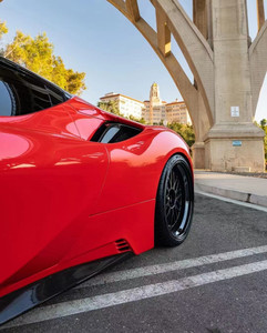 Kit carrosserie Ferrari SF90 : Lame avant, jupes latérales, diffuseur et spoiler en fibre de carbone style R amélioré pour SF90 - Product Image 5