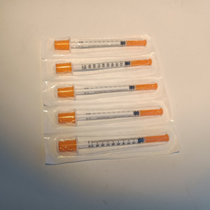 Jeringa de Insulina de Plástico Desechable, Estéril y Segura, de 1 <span class=keywords><strong>ml</strong></span>, <span class=keywords><strong>5</strong></span>/16, Paquete de 100 Unidades, con Aguja de 31g y 6mm, para Animales - Product Image 3