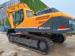 Excavatrice sur chenilles Hyundai 305 LC-9T d'occasion, 31 tonnes, modèle 2023, avec moteur et roulements d'origine, prix bas en promotion - Product Image 4