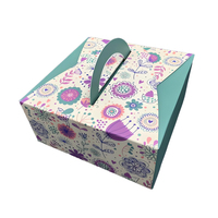 Boîte à gâteaux personnalisée en carton blanc de qualité alimentaire 250 g/m² avec couvercle rabattable carré, fenêtre rectangulaire en PVC et autocollant floral pour cupcakes