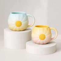 YEKEA – Tasse isotherme en céramique avec motif marguerite en relief 3D, design floral, avec poignée, personnalisable OEM, vente en gros, 1000 pièces