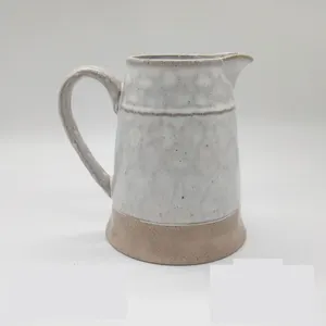 Porselen benzersiz özel seramik beyaz sırlı ülke tarzı karaf, su sürahi Drinkware su şişesi