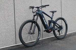 Bicicletta Elettrica da Città con Motore Centrale Enduro <span class=keywords><strong>LOKI</strong></span> 29er MTB in Fibra di Carbonio con Trasmissione Centrale Bafang M620 Batteria al Litio 48V 1000W - Product Image 4