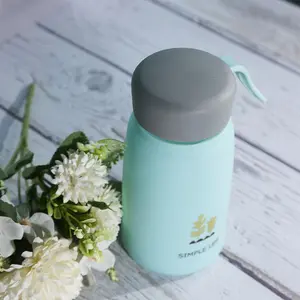 Toptan: sevimli ülke tarzı plastik spor şişe, içecek tutmak için yalıtımlı tasarım sıcak, korozyon önleyici malzeme, Ideal