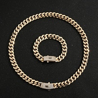 Vente en gros de colliers et chaînes à maillons cubains en laiton plaqué or 14 carats, de styles et designs variés, pour rappeurs hip-hop et la mode