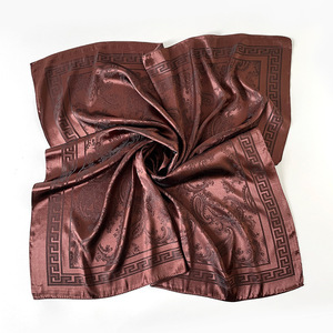 Écharpe carrée personnalisée en satin jacquard à motif de fleurs de cajou 90*90 cm pour <span class=keywords><strong>homme</strong></span>, écharpe de cou, hijab musulman, écharpe ethnique pour femme - Product Image 3