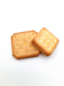 شطيرة البسكويت المالح الخالية من السكر وملء الجبن قليل الملح مع نسيج شبه صلب معبأة في صندوق - Product Image 4