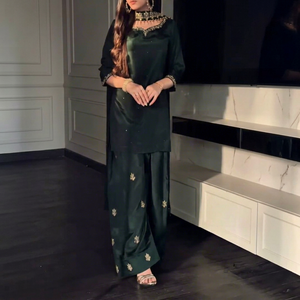 Ensemble de robe ethnique traditionnelle indienne et pakistanaise en soie verte pour femmes, longueur au sol, coupe ample, tenue de mariage - Product Image 1