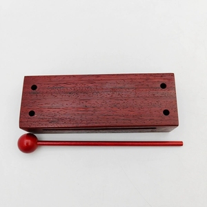 Bloc de percussion en bois massif rouge avec maillet en bois, instrument Orff pour l'entraînement rythmique des enfants, vente en gros - Product Image 3