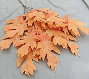 Nouveauté 2026 Feuilles de chêne en plastique soyeux 3 branches Feuille artificielle Décoration suspendue au <span class=keywords><strong>plafond</strong></span> pour Pâques - Product Image 2