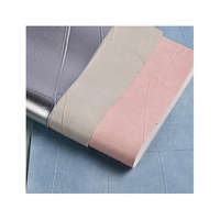 Cuir synthétique PU écologique en stock avec panneaux texturés en polaire conformes aux normes américaines pour la décoration de bagages et le textile de maison