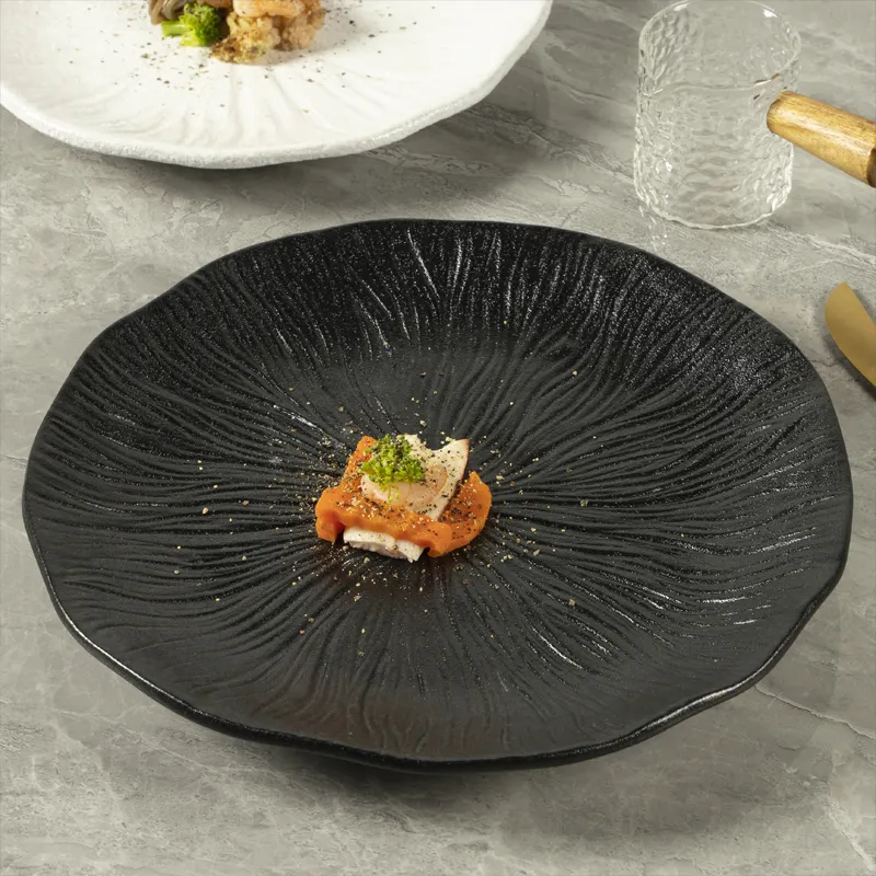 Yayu Factory Directly Sell Vintage Porcelain White And Black Japanese Round Dinner Stone Surface Dishes Plates For Restaurant