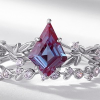 Bague Couronne Vintage en Argent Sterling 925 avec Alexandrite de Laboratoire Taille Kite – Ensemble de Bagues de Fiançailles et de Mariage pour Femme – Bijoux Fins