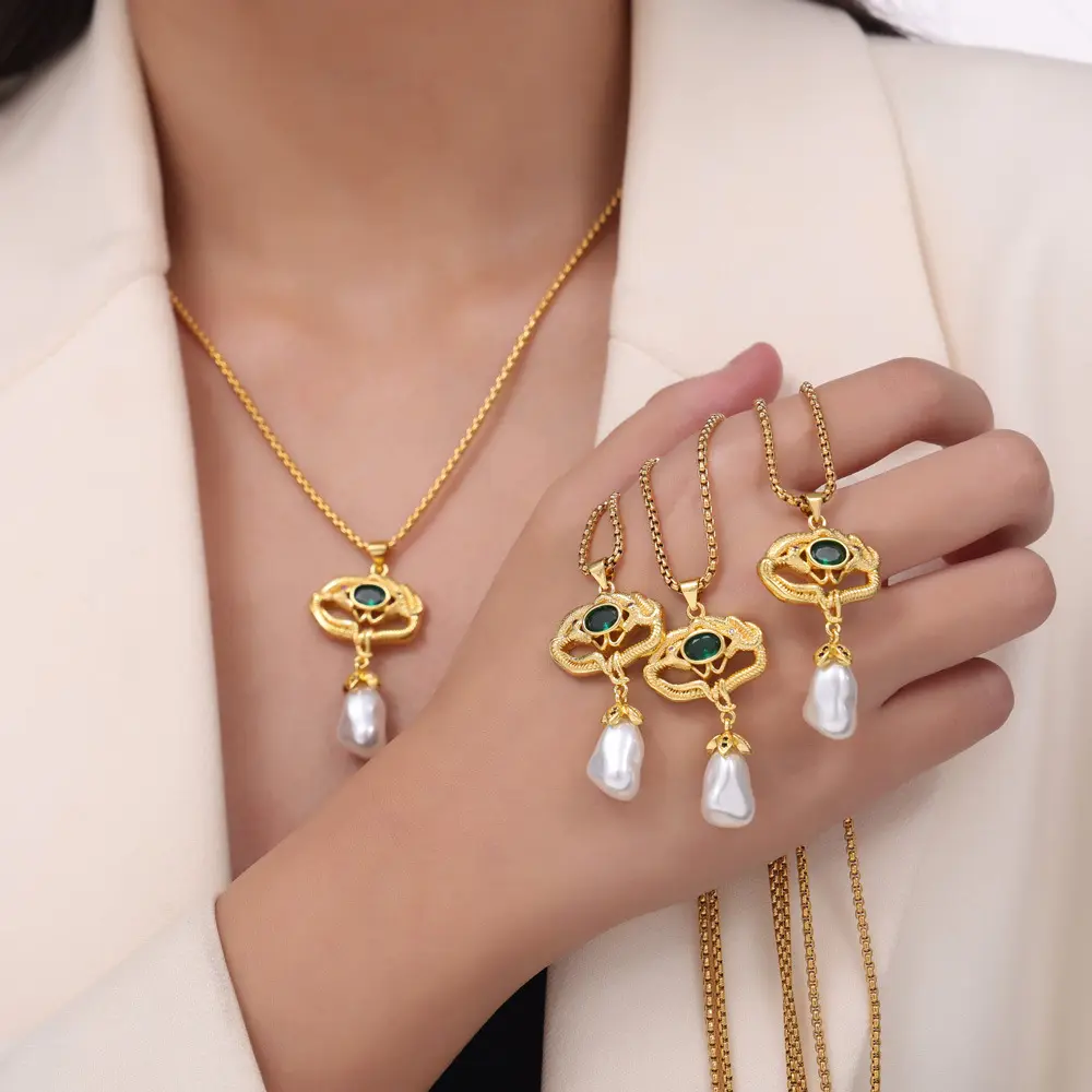 Mode Style français plaqué or cuivre laiton Animal serpent eau douce perle pendentif collier bijoux pour femmes