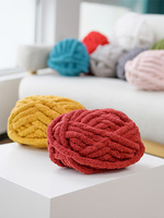 Vente directe d'usine 226g 25m Fil à tricoter super doux et moelleux Fil chenille pour le tricot à la main