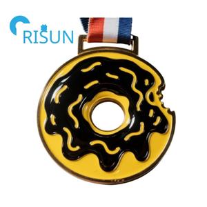 Venta al por mayor <span class=keywords><strong>de</strong></span> esmalte único brillo postre chocolate donuts premio Medalla medallón personalizado donuts donut Dash Run medallas - Product Image 2