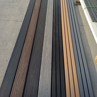 Carreaux de terrasse composites à emboîtement les plus vendus, planches de 12 pieds de long, surface gaufrée, grain de bois pour la décoration extérieure