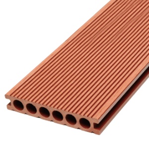Revêtement de sol extérieur en WPC résistant aux UV Everwall avec surface personnalisée pour la conception de terrasses sur le lac - Product Image 2