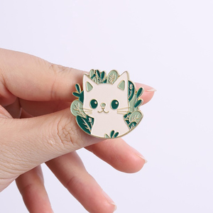 Pins de Esmalte e Broches de Lapela com Arte de Gato da Floresta, Gato Branco Fofo, Folhas Verdes e Tema Natureza, Joias para Atacado - Product Image 4