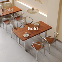 Ensemble table et chaises carrées personnalisables en bois massif, style industriel vintage tendance de Hong Kong, pour restaurant et pâtisserie