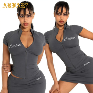 Completo Due Pezzi Personalizzato da Donna: Tuta con Giacca a Maniche Corte con Cerniera, Top Basic Raglan e Minigonna – Abbigliamento Estivo da Donna - Product Image 2