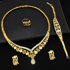 Dubai Ensemble de bijoux pour femmes Collier de mariage de la mariée indienne Boucles d'oreilles Bague Bracelet Quatre pièces Vente en gros