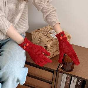 Gants tricotés chauds d'hiver de style haut pour femmes avec caractéristique imperméable Gants à doigts à écran tactile Petite conception à volants cerise - Product Image 3