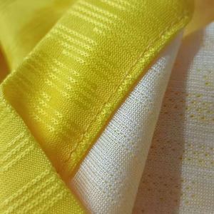 Maillots de football version joueur 2026, coupe ajustée, performance, 100 % polyester, antibactérien, séchage rapide, noms d'équipe personnalisés - Product Image 3