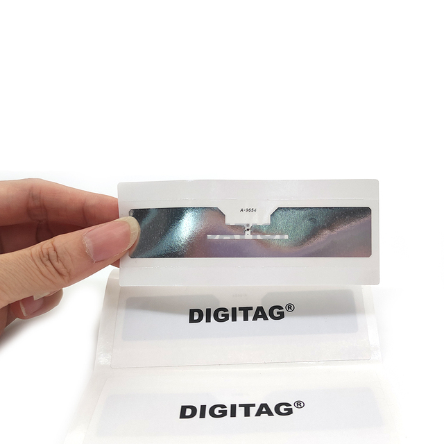 RZX Customized RFID Waterproof Car Windshield Sticker Long Range Passive UHF RFID Label Tag