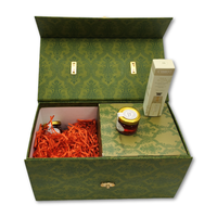 Boîte à bonbons de mariage tendance avec motif de plantes et de fleurs, revêtement UV, gaufrage et doublure en éponge pour cadeaux de fête