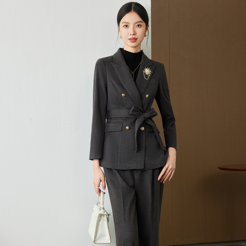 Dark gray suit trousers brooch