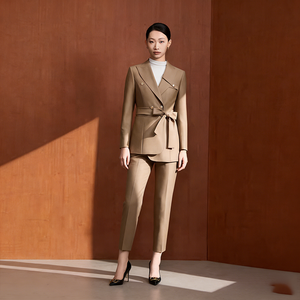 Completo da Donna Slim Fit Color Cammello, Blazer <span class=keywords><strong>con</strong></span> Colletto a Risvolto e Pantaloni su Misura, <span class=keywords><strong>Outfit</strong></span> Professionale da Ufficio per Riunioni Aziendali - Product Image 1