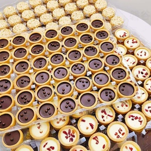 Biscuits à la crème aux saveurs variées, vanille, fraise, chocolat blanc, crème de cacao, garniture ronde, emballés en boîte, en-cas - Product Image 1
