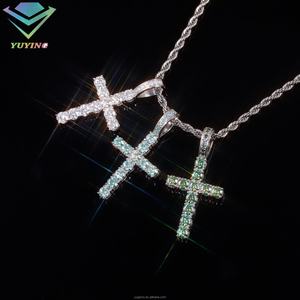 Joyería de Moda RTS, Colgante Cubano de Plata S925 con Moissanita de Lujo, Diamante Verde de 4mm, Colgantes Cruzados, Cadena Cubana con Colgante - Product Image 3