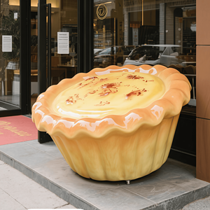 פסל עוגת טארט ביצים מעוצב בעבודת יד משרף ידידותי לסביבה, לקישוט חנויות קינוחים - Product Image 2