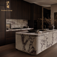 Armoires de cuisine en bois de noyer, grain naturel, style moderne, projet de construction sur mesure pour toute la maison
