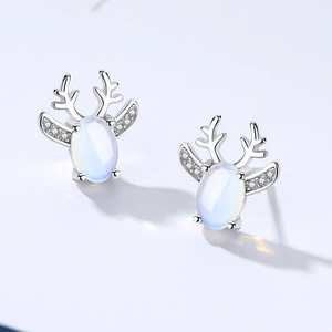 Orecchini a perno con corna di cervo, graziosi gioielli natalizi per donna, da indossare tutti i giorni, per feste, idea regalo - Product Image 6