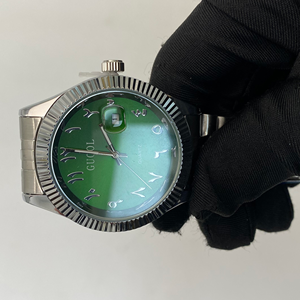 Reloj de cuarzo para mujer, versátil y elegante, con esfera de color suave y un diseño redondo brillante. - Product Image 1