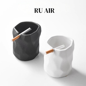 เชิงเทียนเซรามิกสีขาวดำ <span class=keywords><strong>RURU</strong></span> ทำมือ เป็นมิตรกับสิ่งแวดล้อม รูปทรงกลม ภาชนะสร้างสรรค์สำหรับตกแต่งบ้านและโรงแรม - Product Image 1