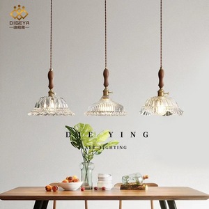 Lampu Gantung Kamar Tidur Kayu Walnut Jepang, Meja Makan Restoran Prancis, Lampu Belajar Retro Kuningan Tiga Kepala - Product Image 1