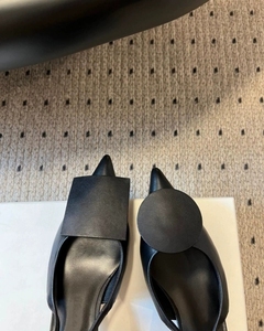 Sandales à bride arrière en cuir pour femmes, élégantes, <span class=keywords><strong>talon</strong></span> fin de 8 cm, bout pointu fermé, avec décorations circulaires et carrées, disponibles en noir, marron et bleu - Product Image 4
