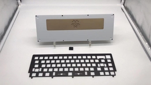 큐 아노다이즈드 알루 맞춤 색상 E-화이트 알루 6061 6063 프로스트 폴리카보네이트 키보드 케이스 - Product Image 3