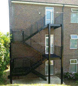 बाहरी सीढ़ी के लिए बाहरी सीढ़ियों के लिए वाणिज्यिक इमारतों कॉम्पैक्ट सीढ़ियाँ डिजाइन के लिए धातु कदम - Product Image 6