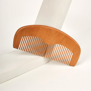 Peine de luna de mango largo de madera de hierba natural herramienta de cuidado del cabello antiestática y antipérdida de cabello para cabello liso uso en hoteles tipo láser - Product Image 3