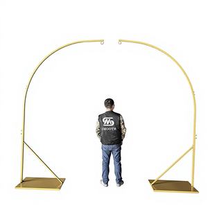 Fond de scène rectangulaire géométrique personnalisable en acier inoxydable avec design miroir pour mariages et événements - Product Image 1