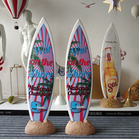 Accessoires de vitrine personnalisés, planches de surf décoratives colorées et abordables