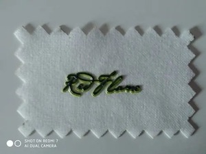 Logos de marque personnalisés – Étiquettes et transferts de logo sur mesure pour vêtements, sacs, emballages et image de marque d'entreprise - Product Image 2
