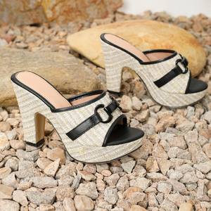 Sandalias de Pescador y Romanas a la Moda - Elegantes y Sensuales con Tacón Fino y Hebilla - Product Image 2